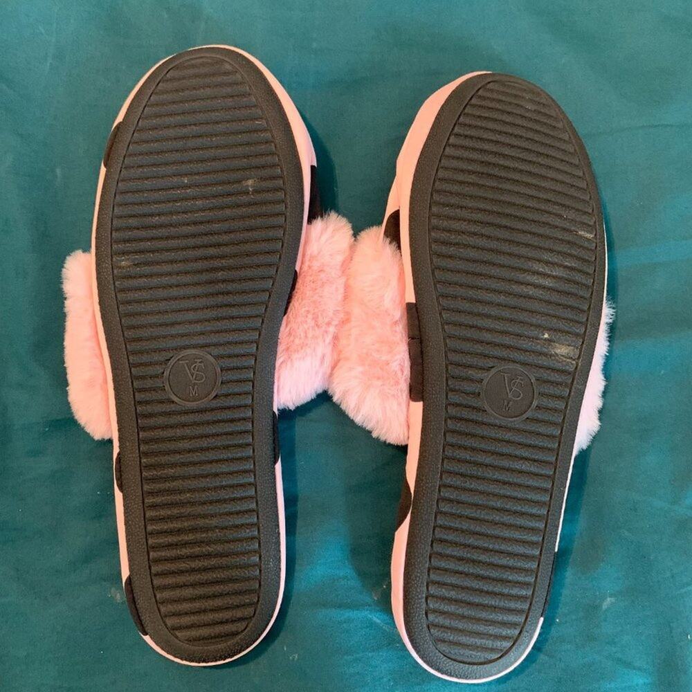 Victoria Secret Pink with black polka dot with "fur" trim Slippers - M - Picture 4 of 9